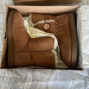 UGG Womens boots